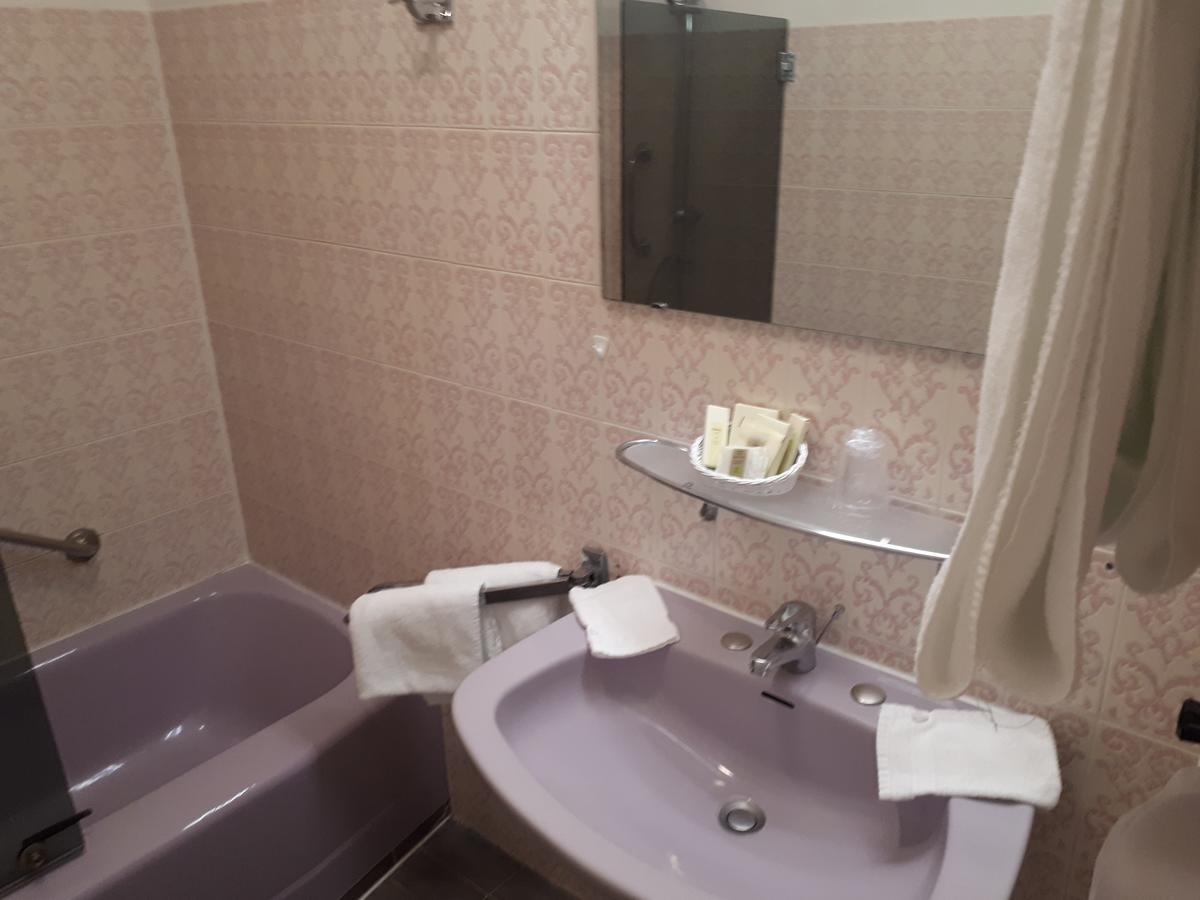 Auberge De L'Etang Bleu Vieux-Mareuil Zewnętrze zdjęcie